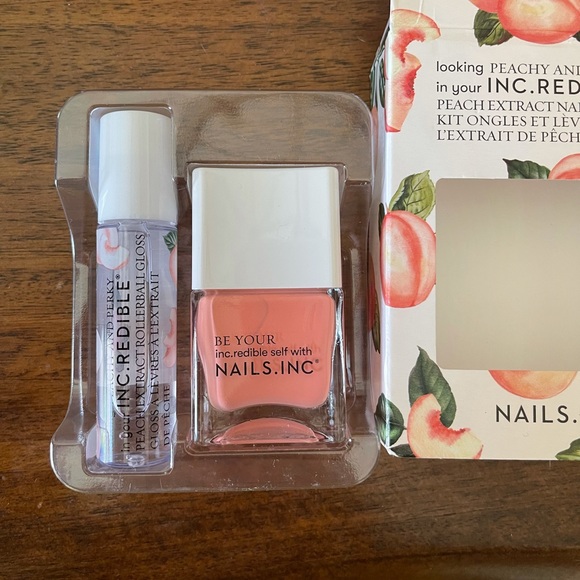 Nails Inc Peachy and Perky - Picture 3 of 5